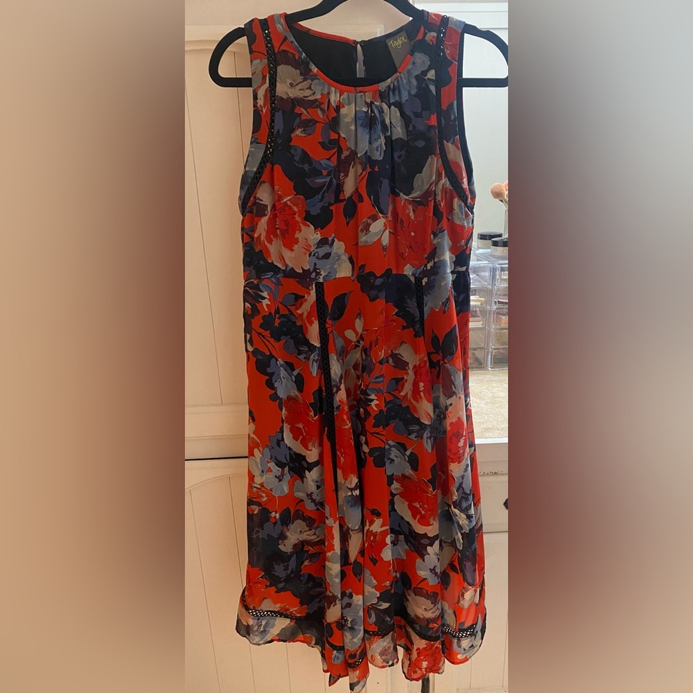 Taylor brand size 8 dress